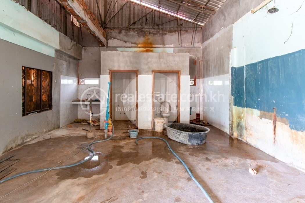 2203191612f751cc-14068-273-sqm-commercial-space-for-rent-in-night-market-area-siem-reap7.jpg