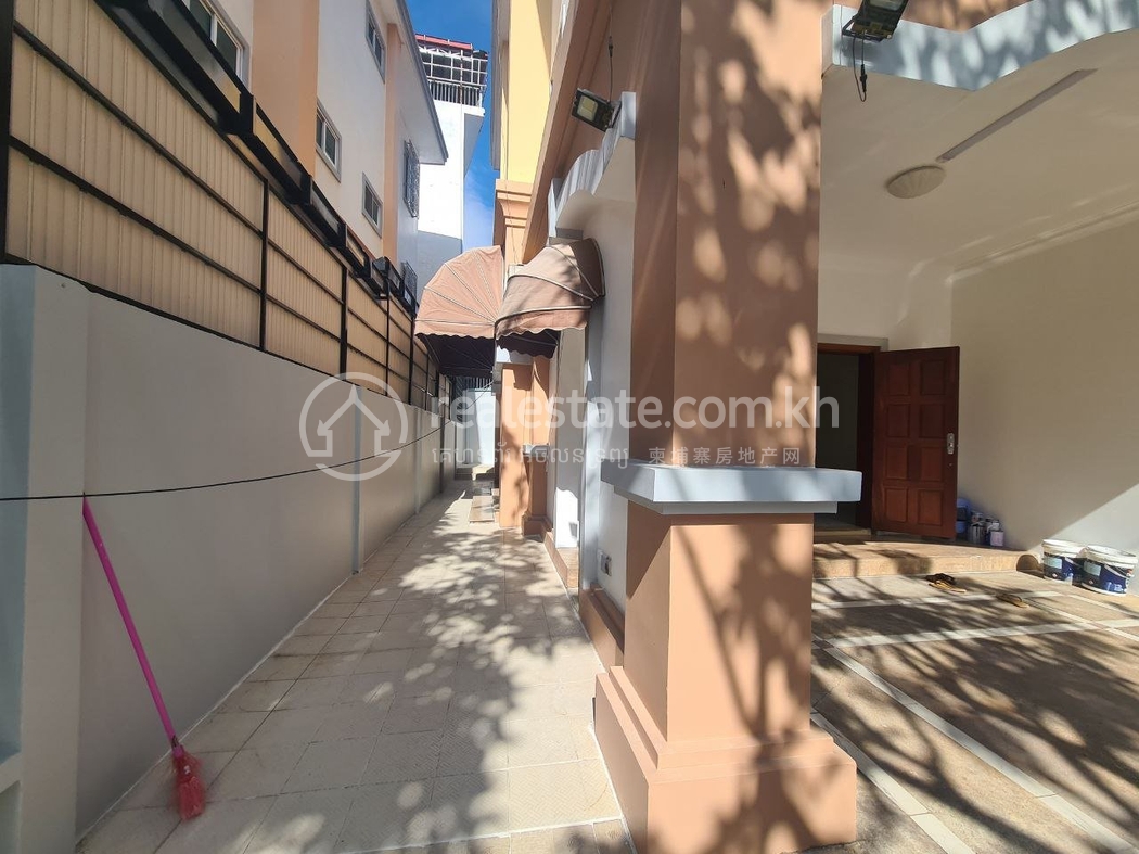 residential House for rent v Tonle Bassac ID 208660 13