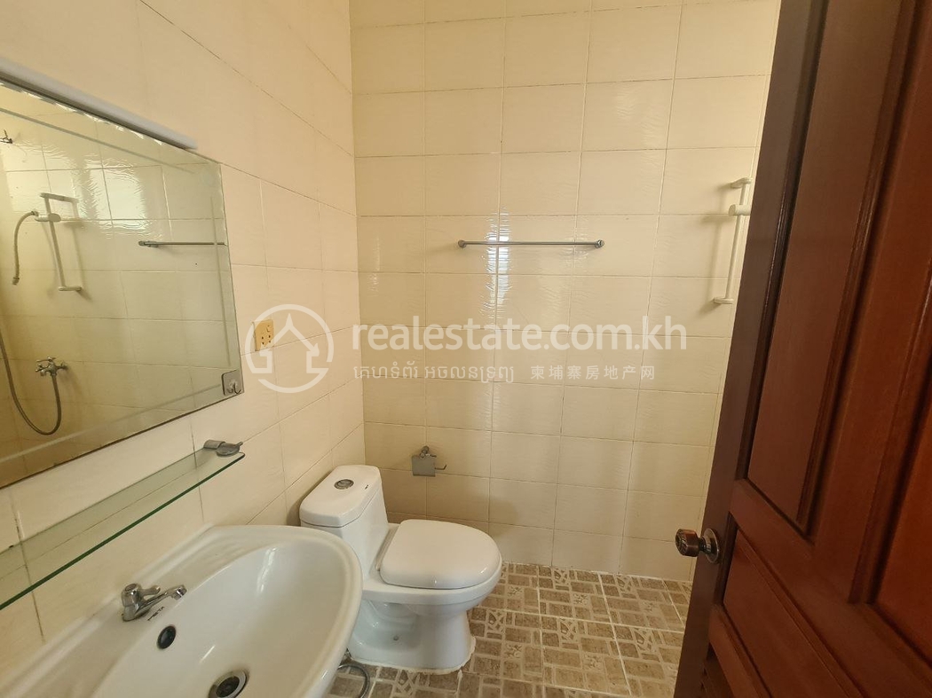 residential House for rent v Tonle Bassac ID 208660 11
