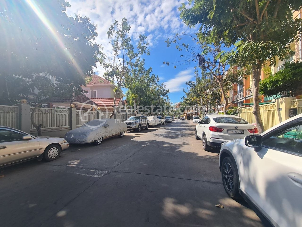 residential House for rent v Tonle Bassac ID 208660 14