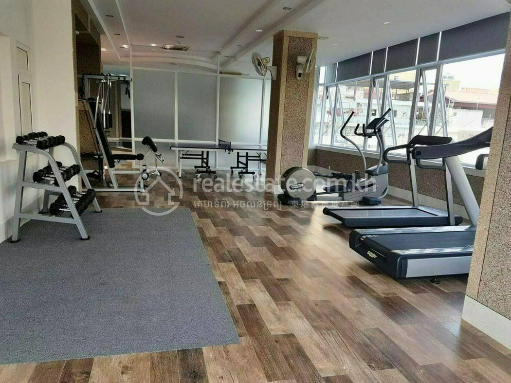heritage apartment gym.jpg