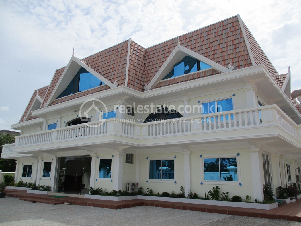 Hotel Front RS.JPG