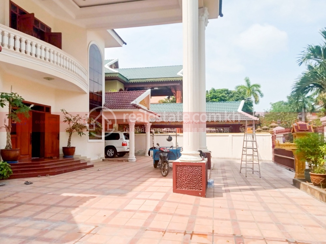11-Beds-Villa-for-Lease-In-a-Quiet-and-Safe-of-Chroy-Changa-Area-Img3.jpg