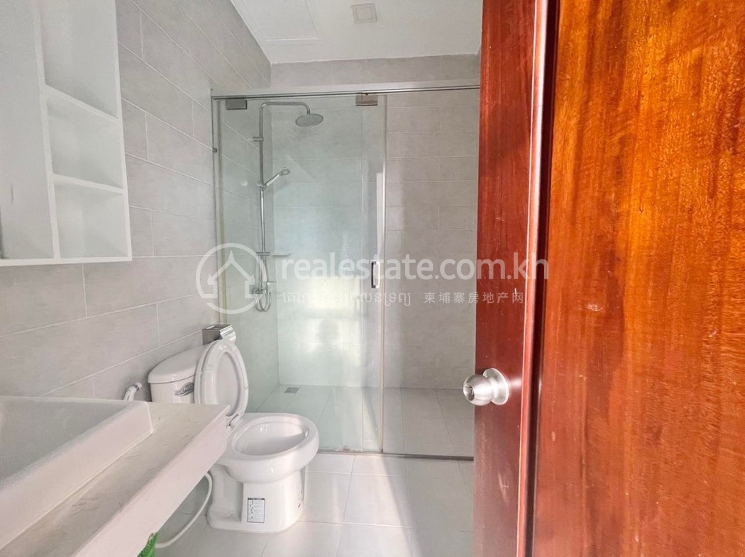 residential Condo for rent v Tonle Bassac ID 227470 7