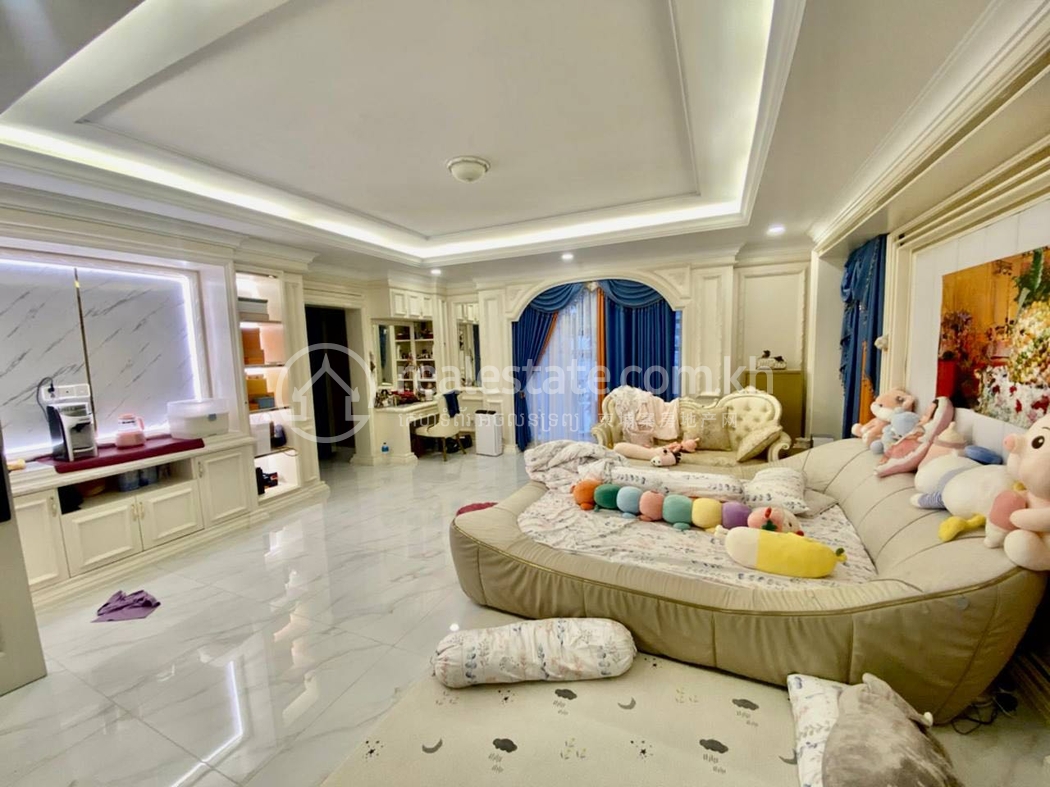 residential Villa for rent v Chak Angrae Kraom ID 229551 7