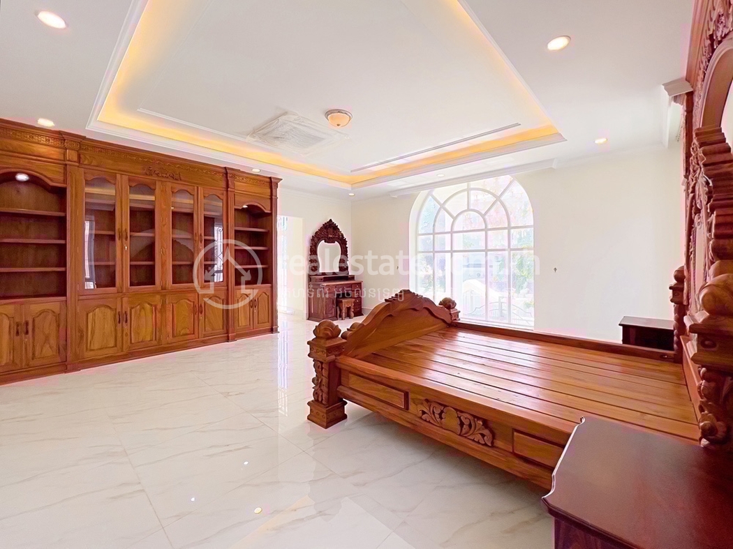 residential Villa for rent v Nirouth ID 233153 7