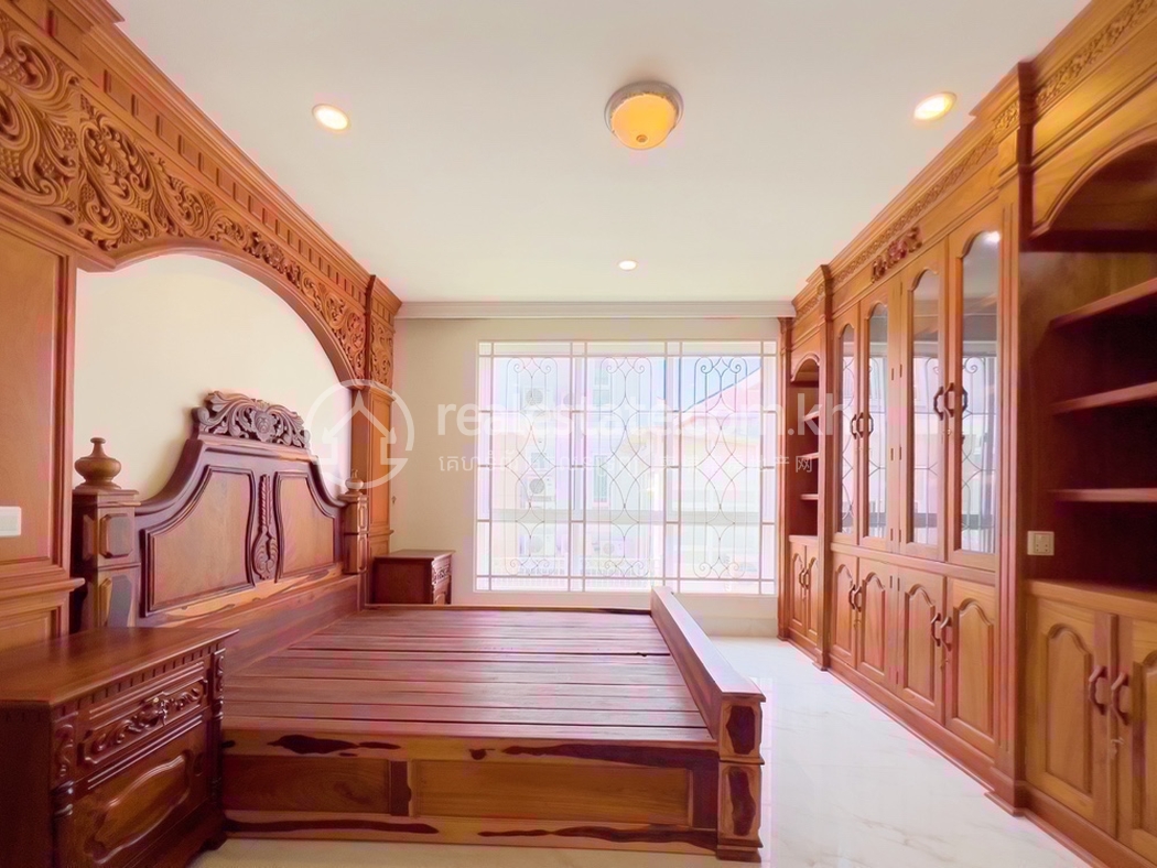 residential Villa for rent v Nirouth ID 233153 6