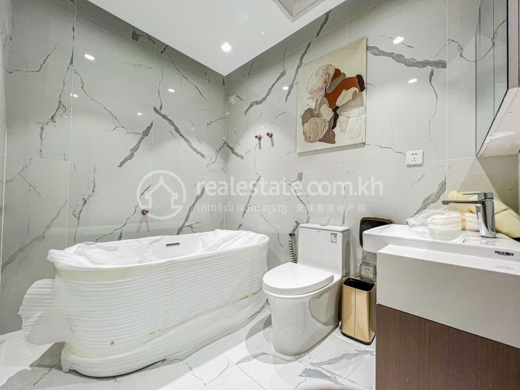 Morgan Penthouse Bathroom (1).jpg
