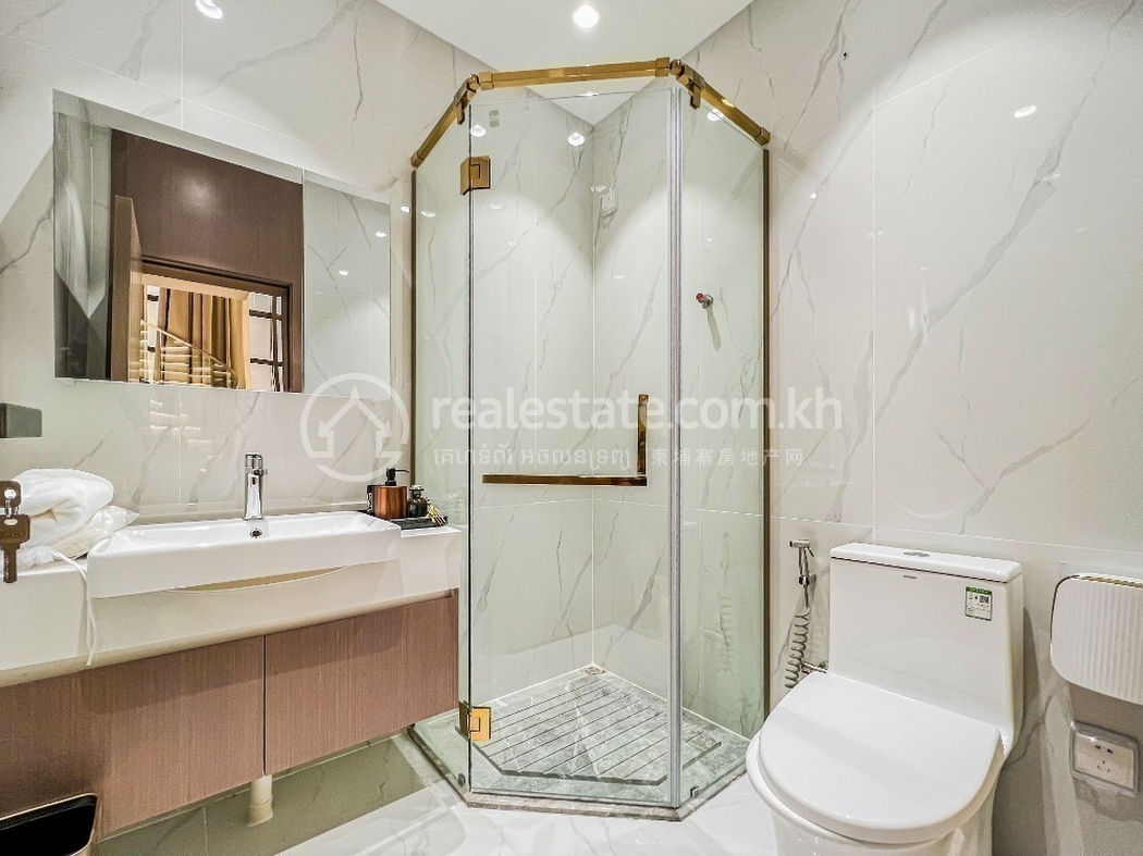 Morgan Penthouse Bathroom (3).jpg