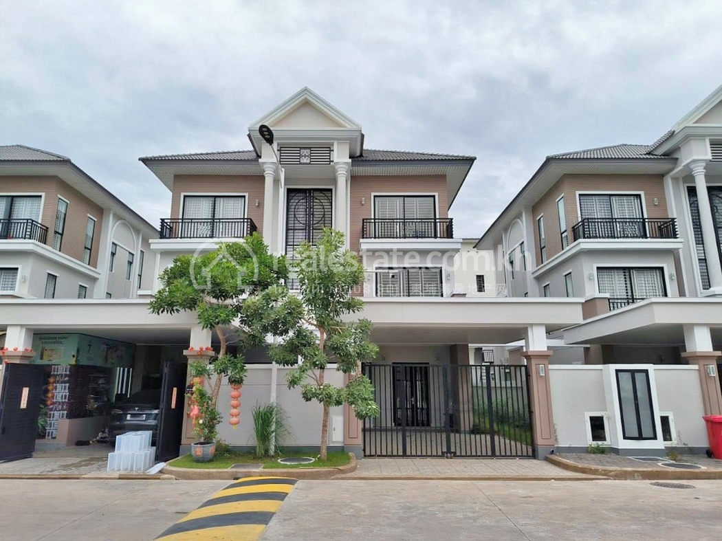 Bed Bath Twin Villa For Rent In Borey Peng Huoth The Star