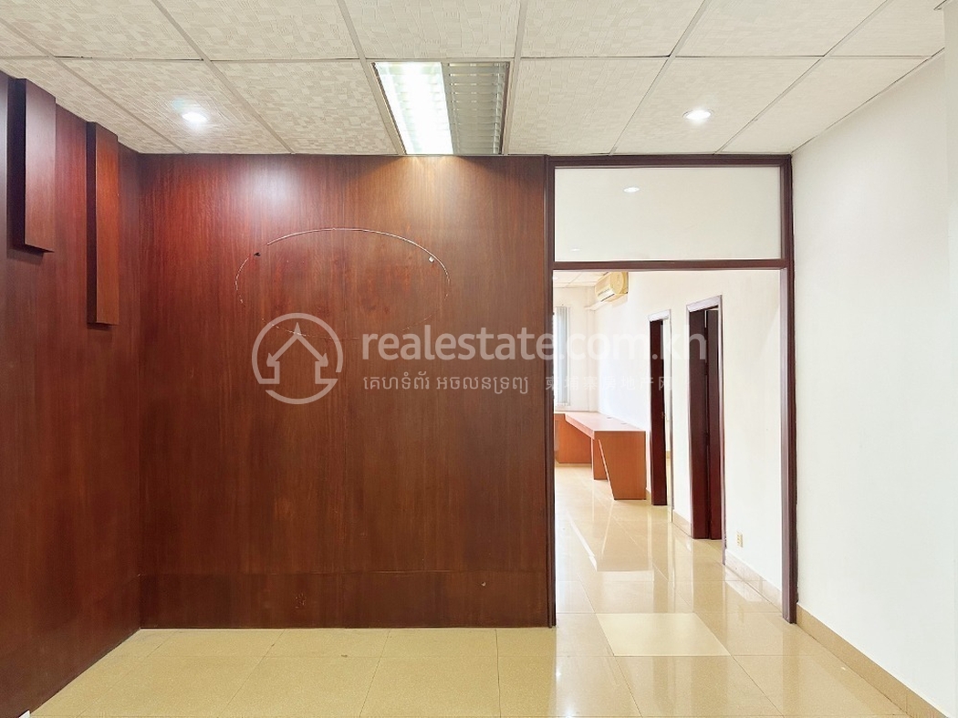 office spaces for rent in daun penh (1).jpeg