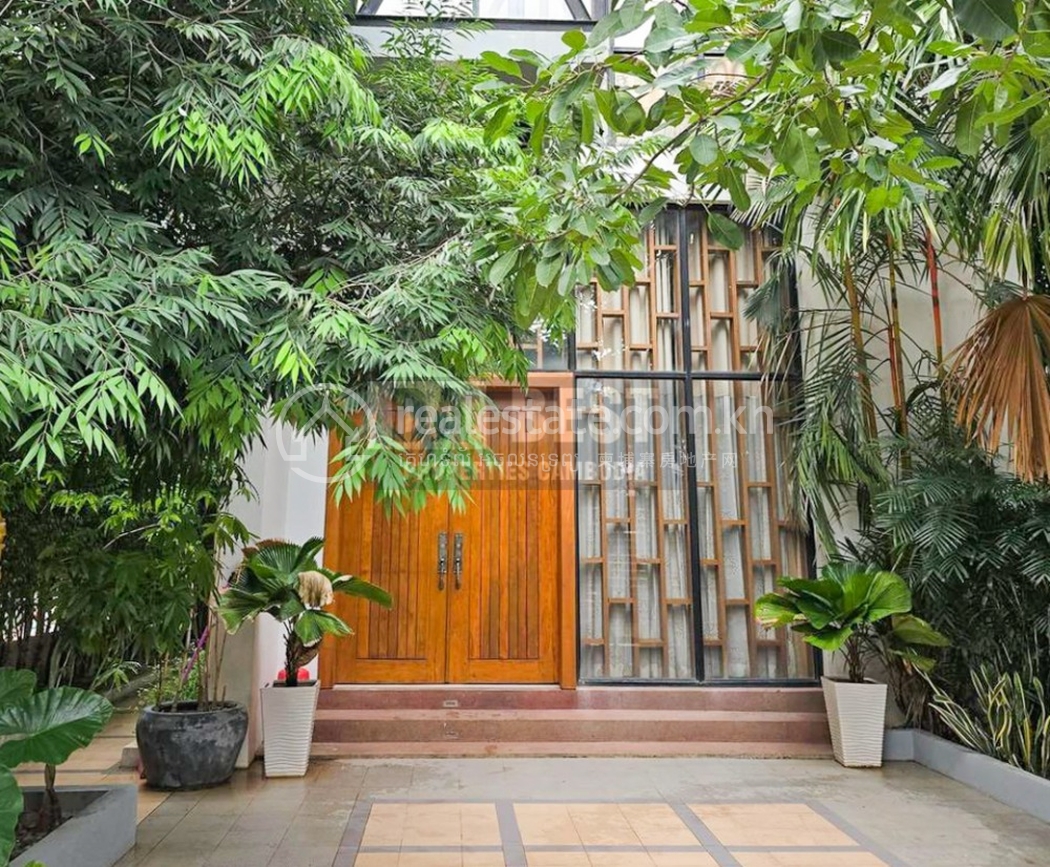 5 Bedroom House For Sale Near Wat Bo In Siem Reap - Cambodia (1).jpg