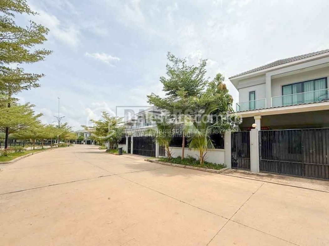 Charming 4 Bedroom House For Sale In Siem Reap - Cambodia-2.JPG