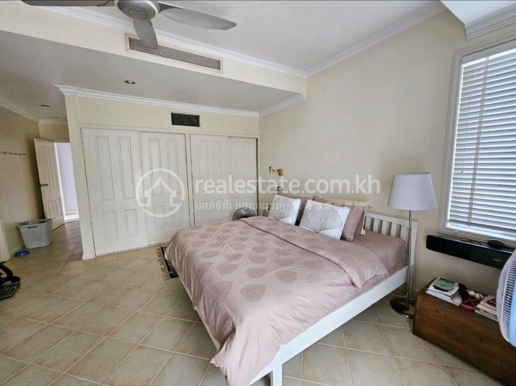 Edited R-6580-78593088reakh (7).jpg