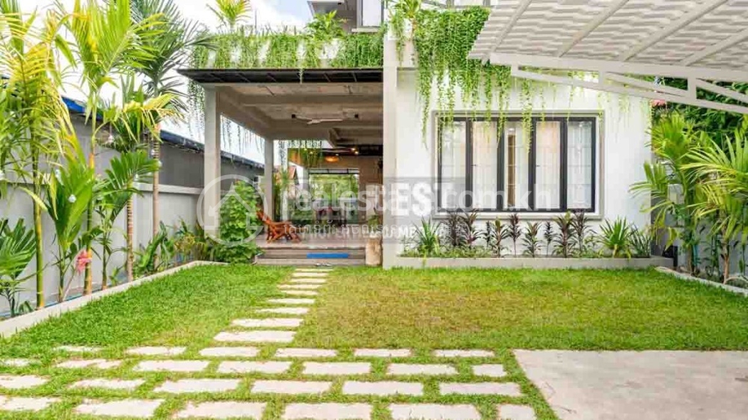Lush Garden 3 Bedroom House For Rent In Siem Reap - Cambodia-3.jpg