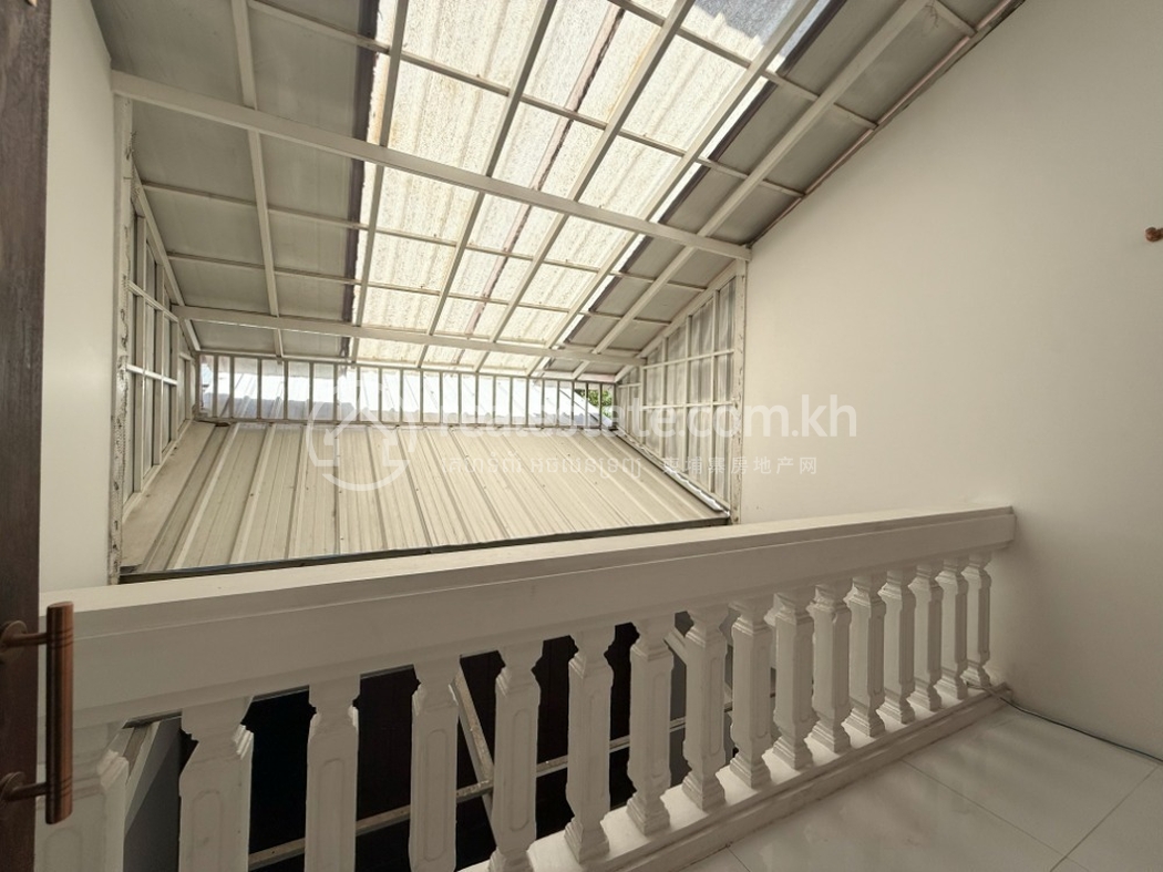 Edited R-7392 IMG_8854 (10).jpg