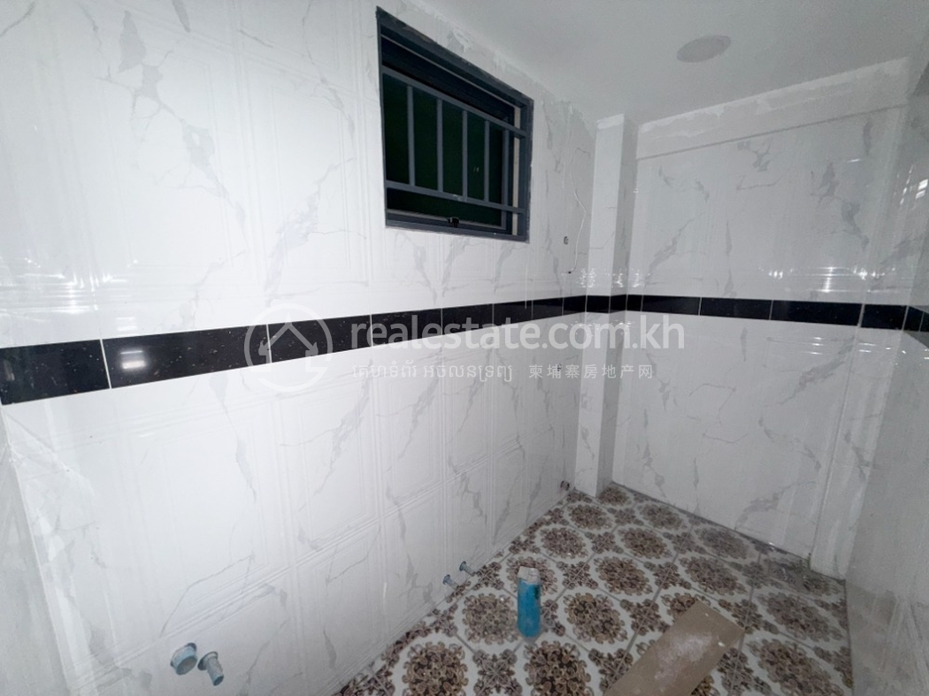Edited R-7393 IMG_88 (6).jpg
