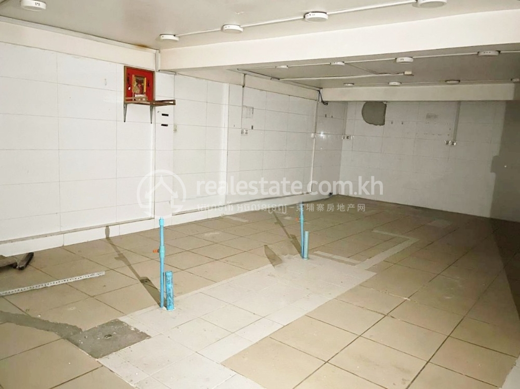 Edited R-7440 aiease_17488 (10).jpg