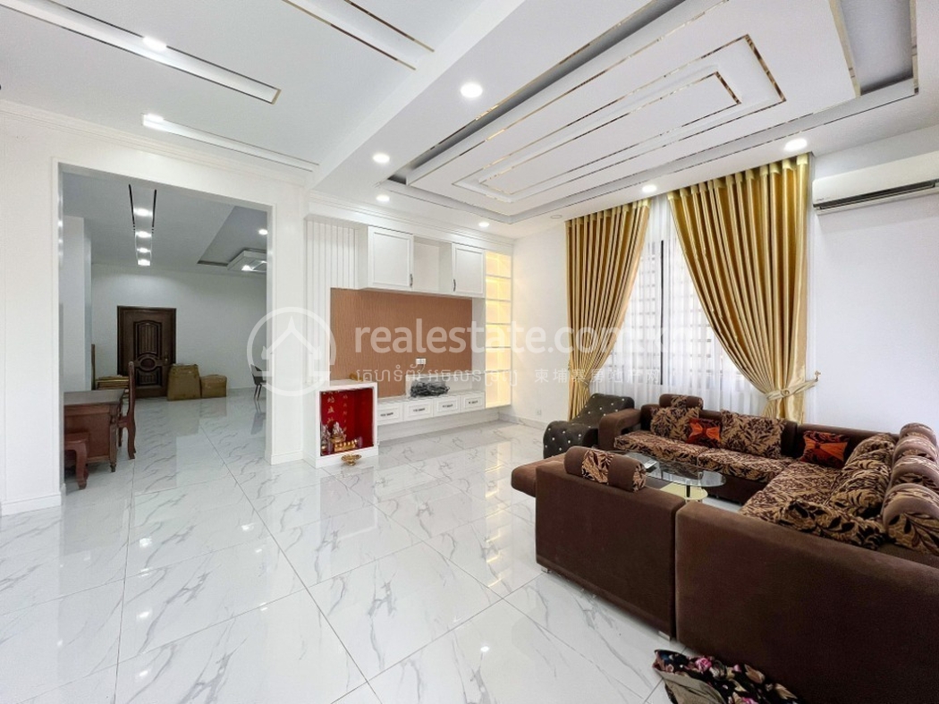 Edited REAKH-7408-47859200 (29).jpg