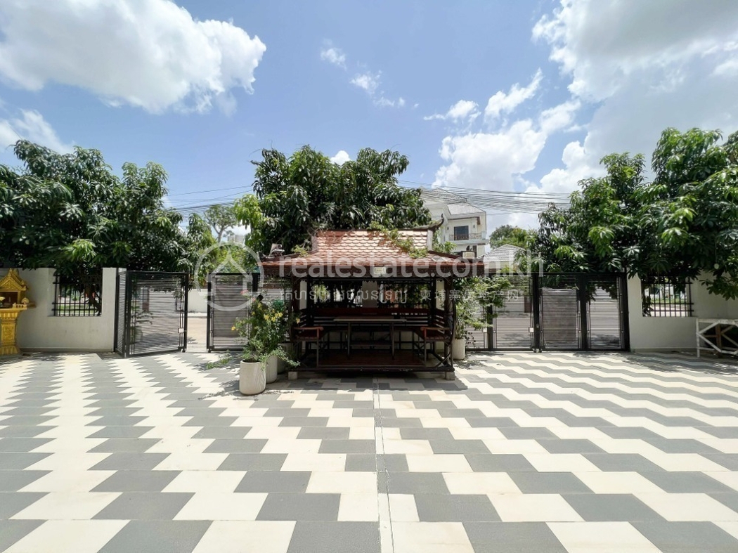 Edited REAKH-7408-47859200 (51).jpg
