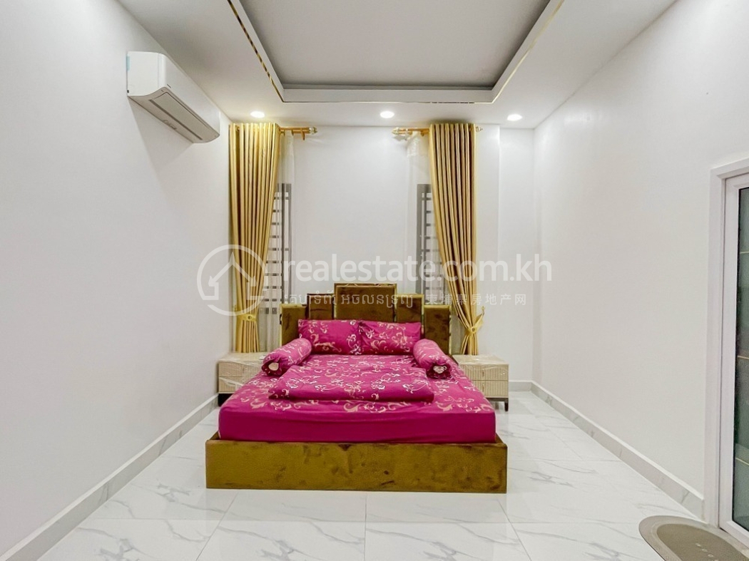 Edited REAKH-7408-47859200 (9).JPG