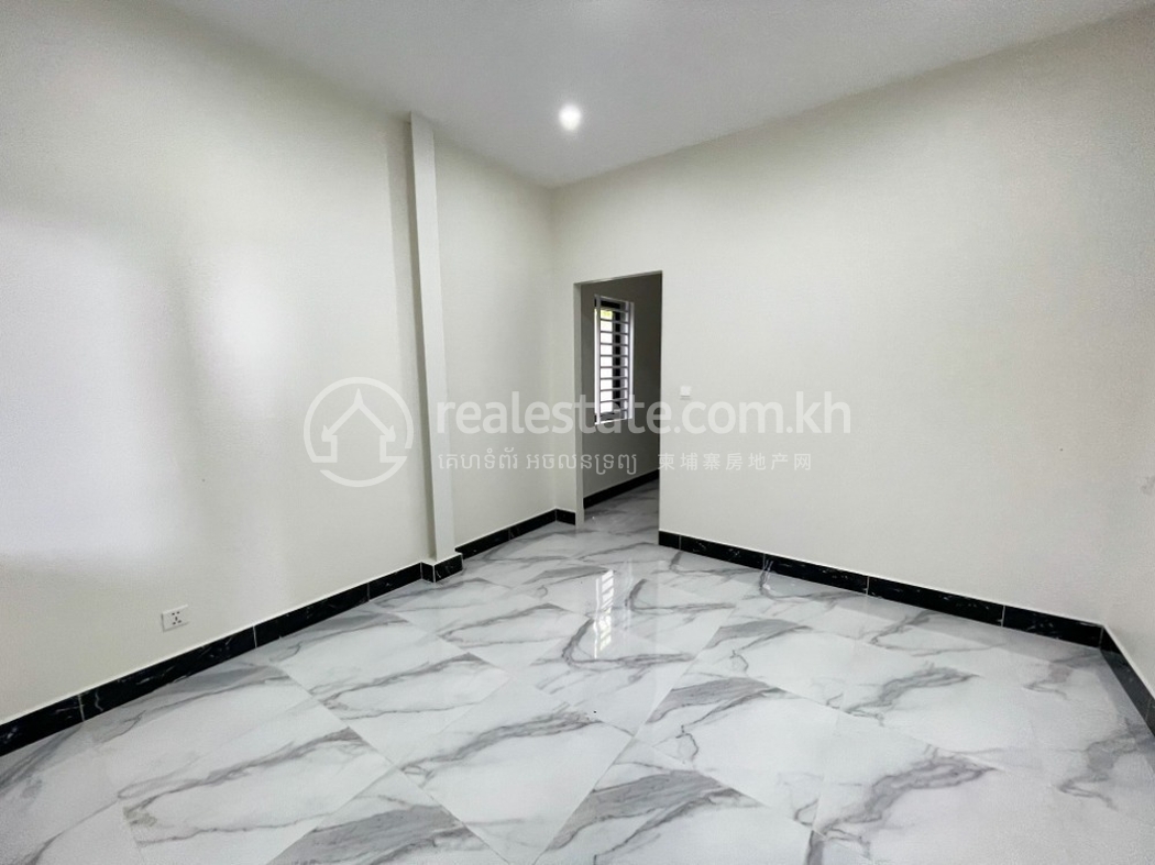 Edited REAKH- 7488 IMG_3434 (4).jpg