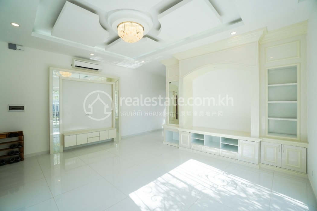 IMG_Edited R-7401-Mockup 1478582 (1).jpg