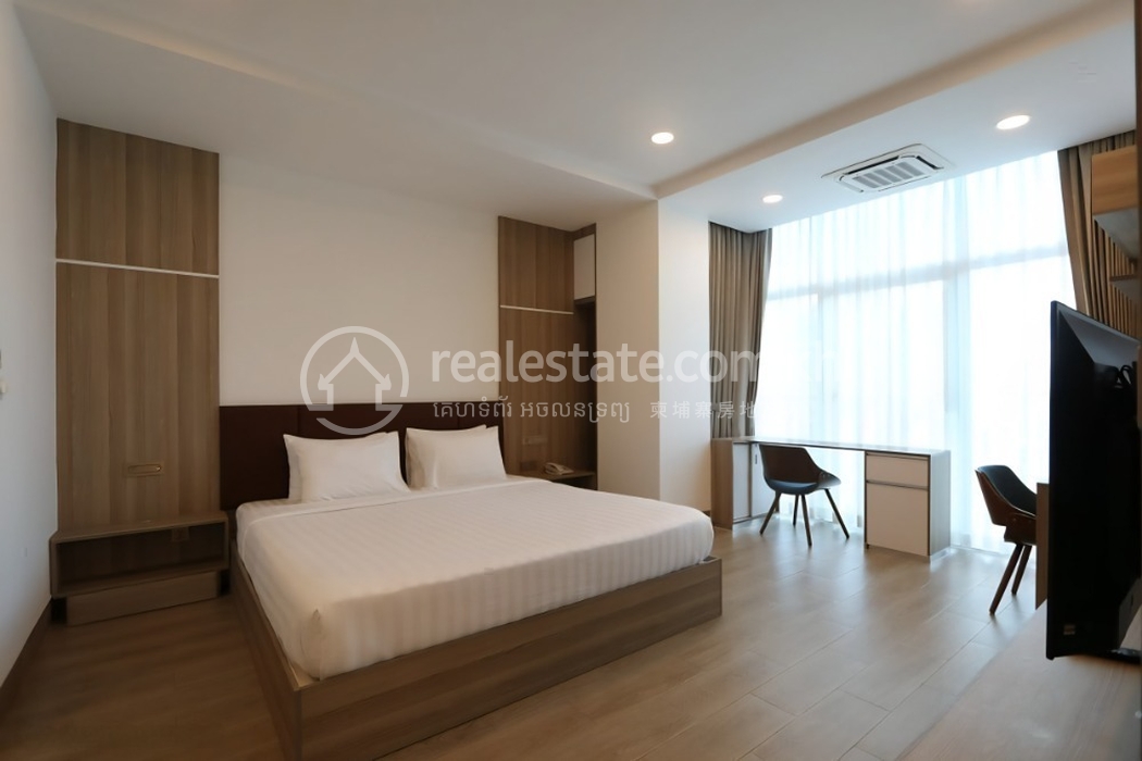 292390_luxurious_3_bedrooms_serviced_apartment_for_rent_in_bkk1 (7).jpg