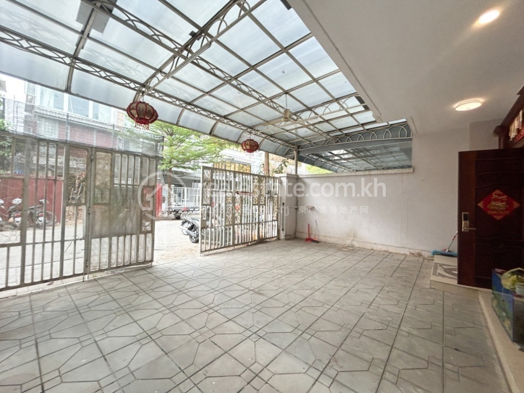 Edited R-6786 IMG_6903 (12).jpg