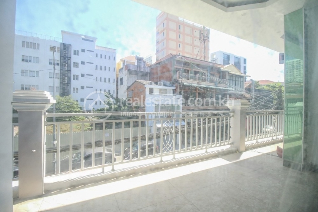 Edited R-7690 IMG 25896712-785962 (7).JPG