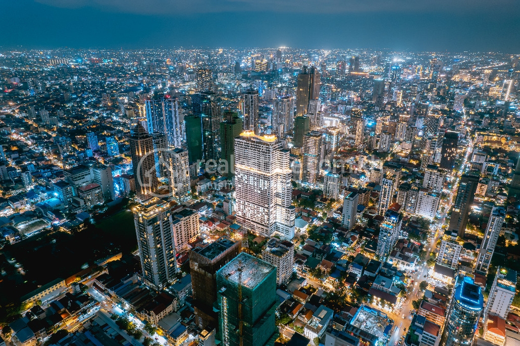 Le Condé Night View-4.jpg