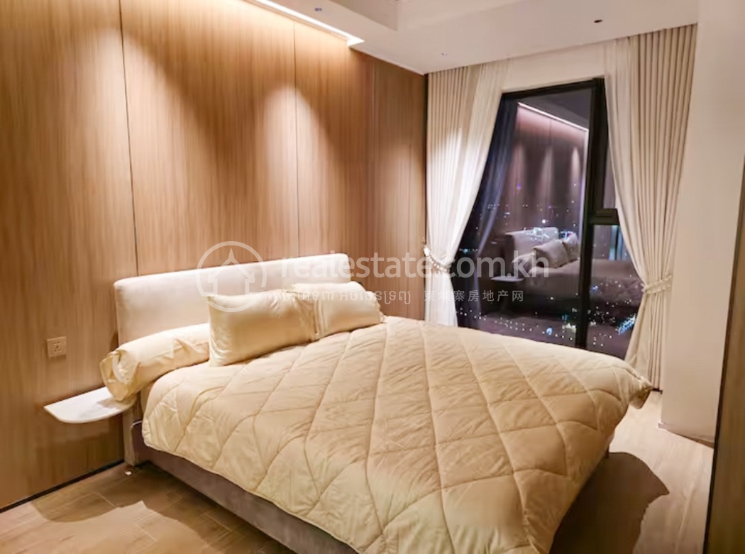 Edited R-7900 IMG_3200 (1).jpg