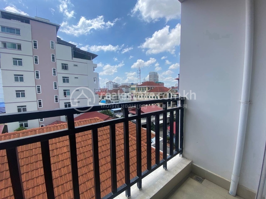 balcony.jpg