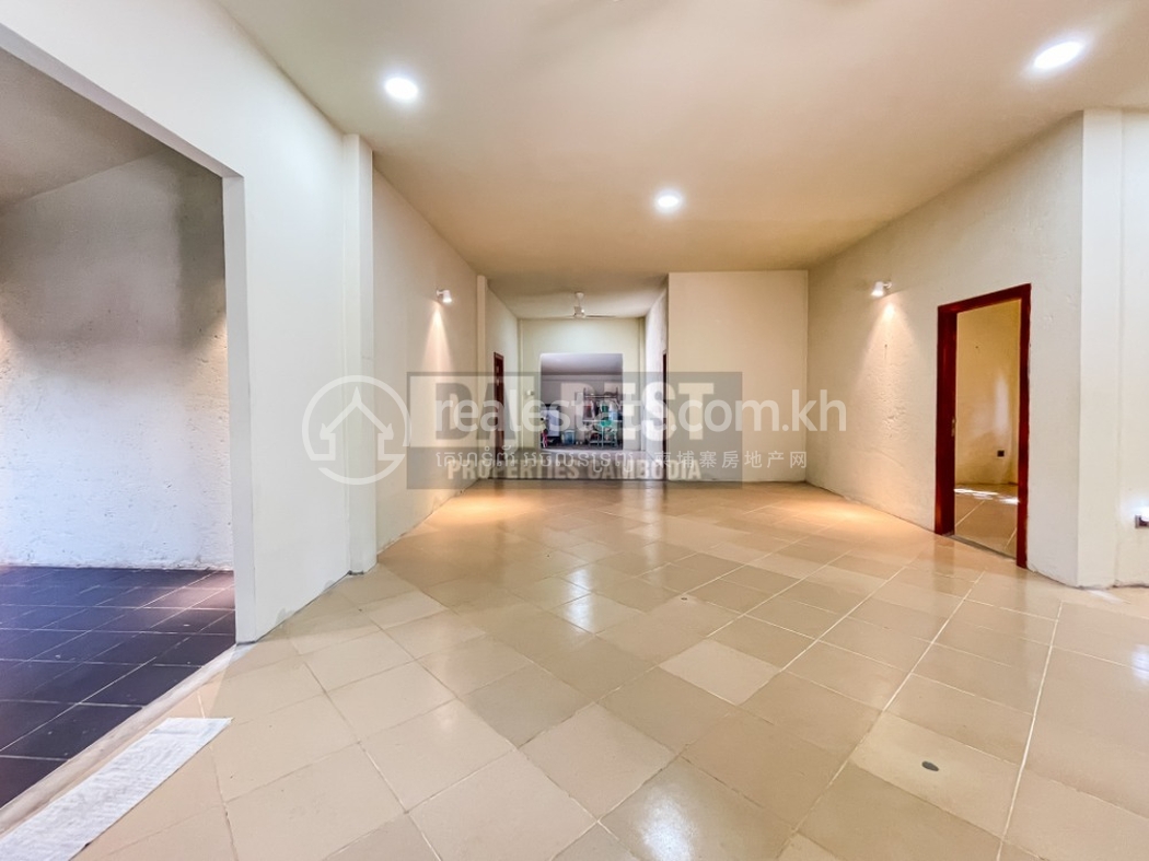 Private Villa 4 Bedrooms For Rent In Siem Reap – Livingroom.jpg