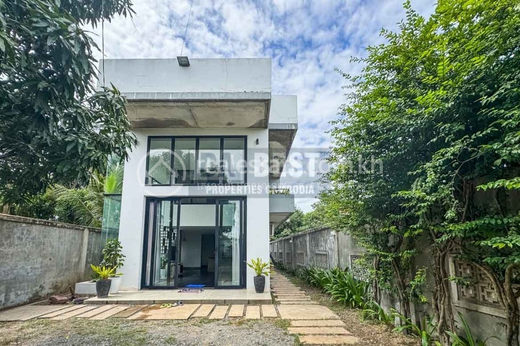 Stunning 3 Bedroom House For Rent In Siem Reap - Cambodia (1).jpg