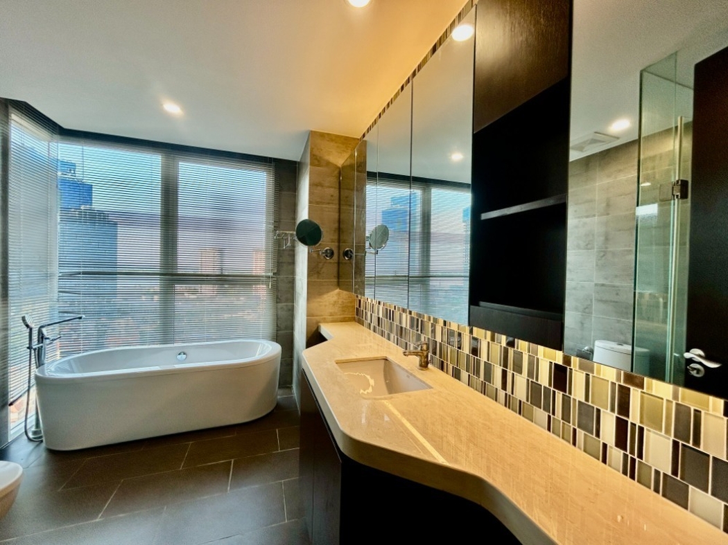 residential Condo for sale & rent v Tonle Bassac ID 265096 12