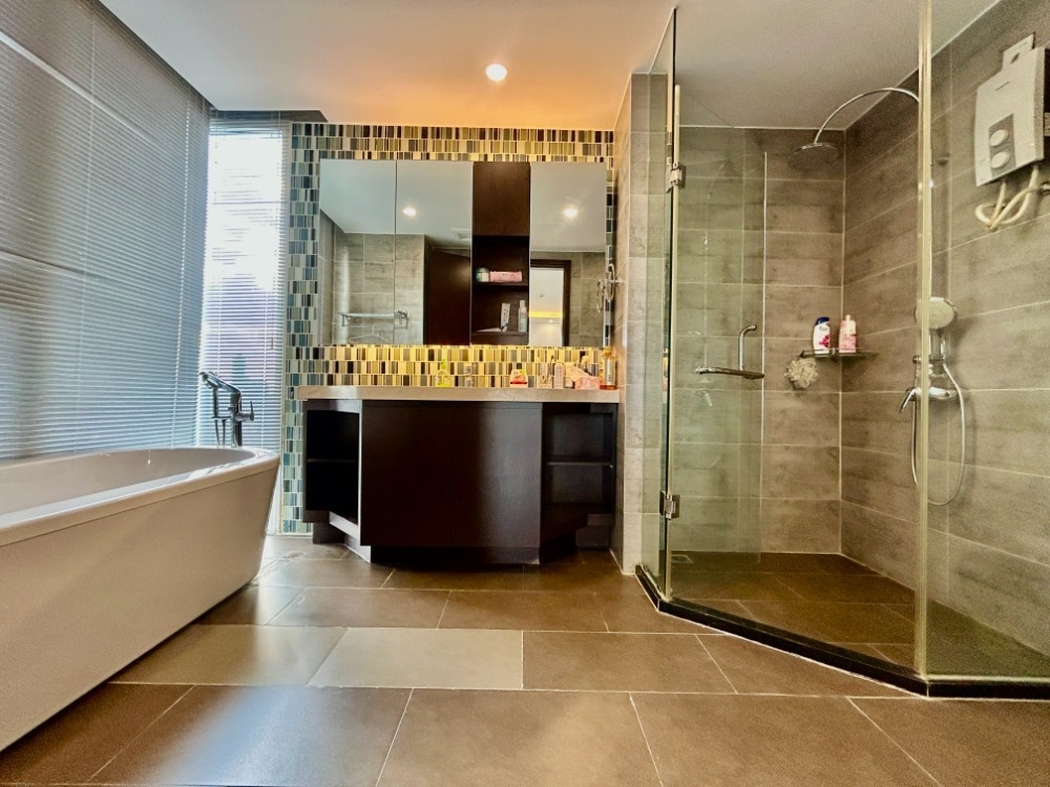 residential Condo for sale & rent v Tonle Bassac ID 265096 21