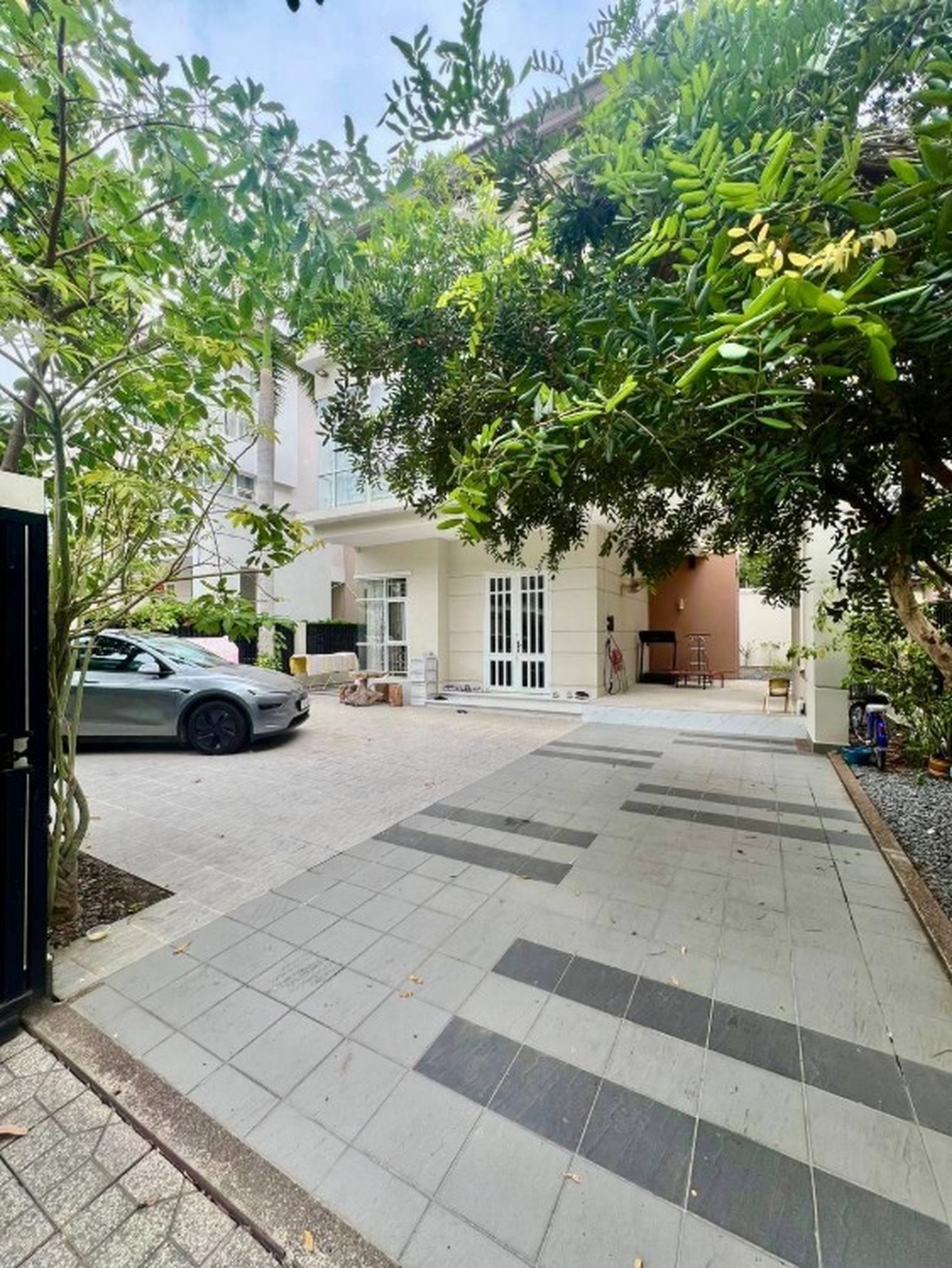 residential Villa for sale v Nirouth ID 264305 7