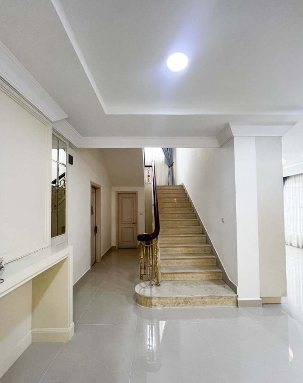 residential Villa for rent v Nirouth ID 264700 5