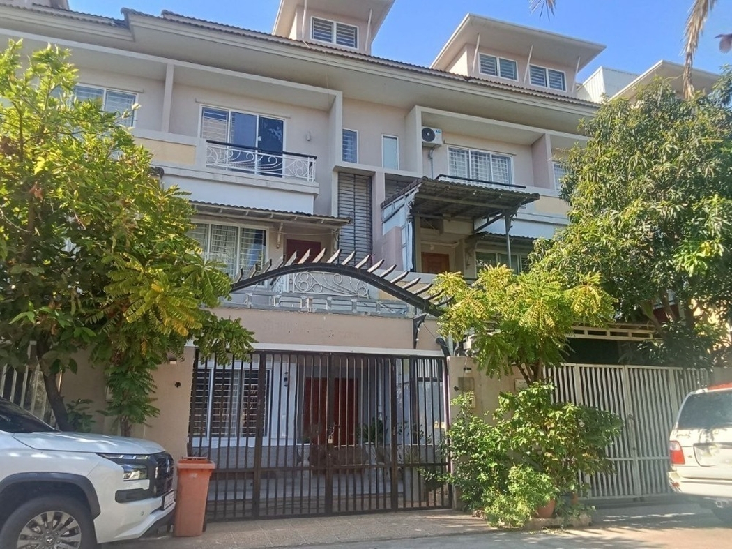 residential Unit for rent v Nirouth ID 266025