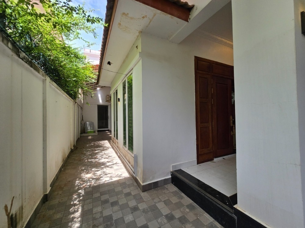 residential Villa for sale & rent v Tonle Bassac ID 265570 6