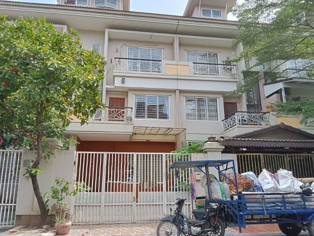 residential Unit for sale v Nirouth ID 266451