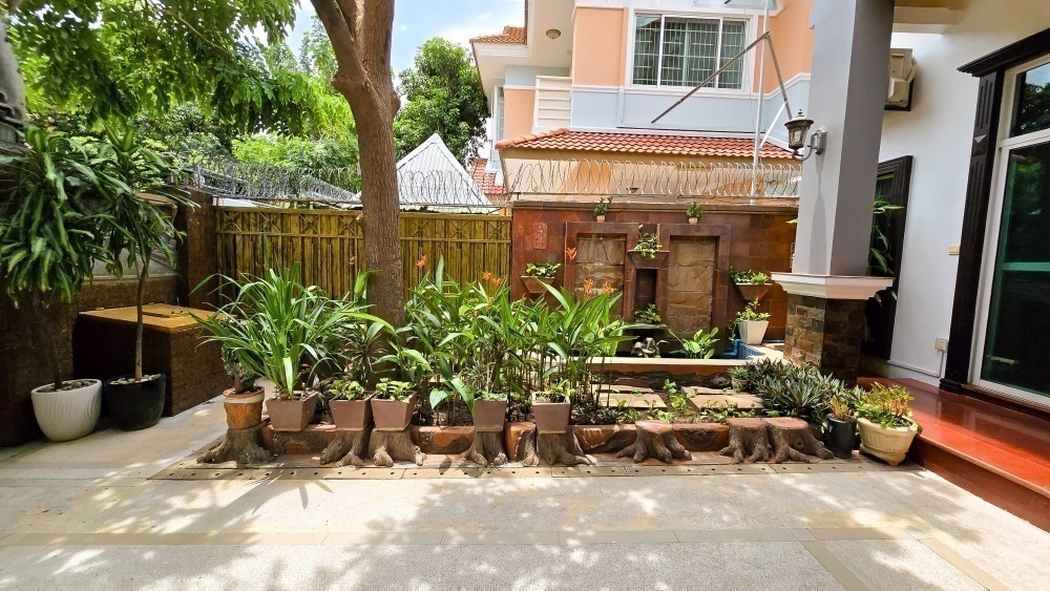 residential Twin Villa for sale & rent v Tonle Bassac ID 267131 23