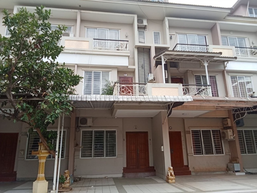 residential Unit for rent v Nirouth ID 267353
