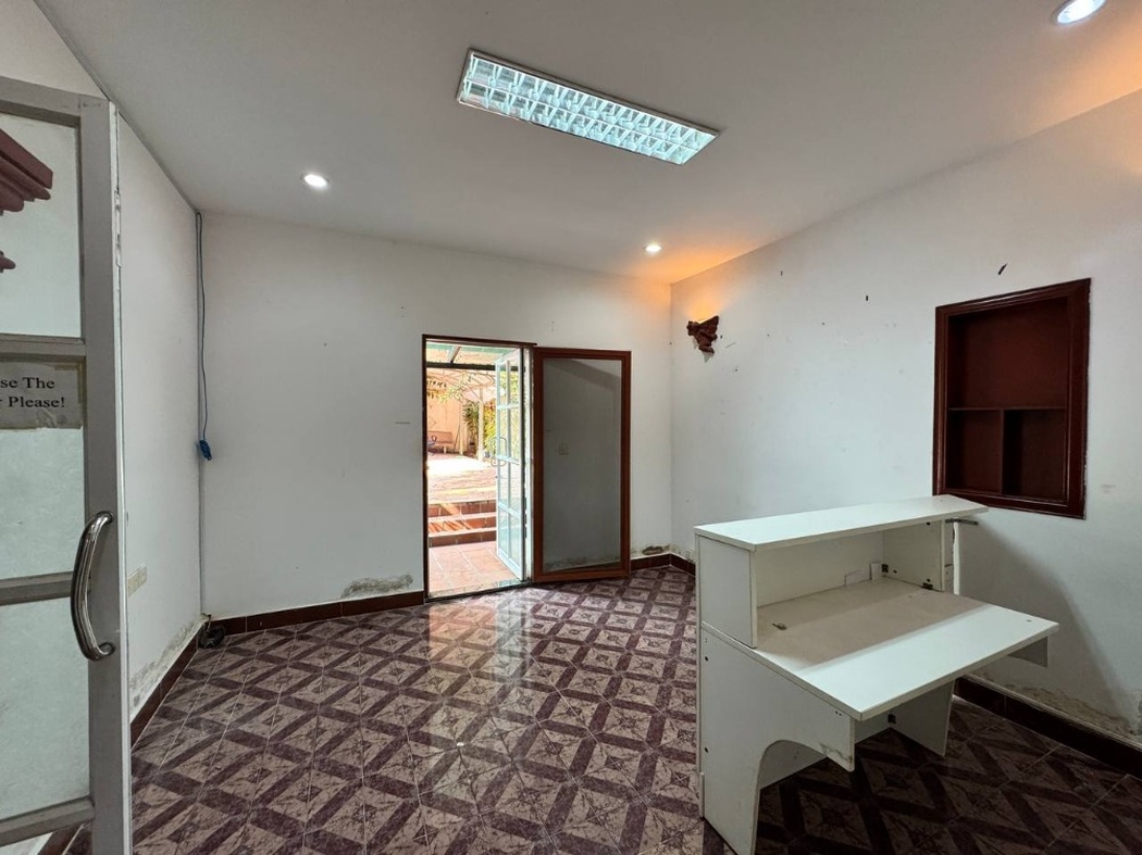 residential Villa for rent v Chakto Mukh ID 267862 9