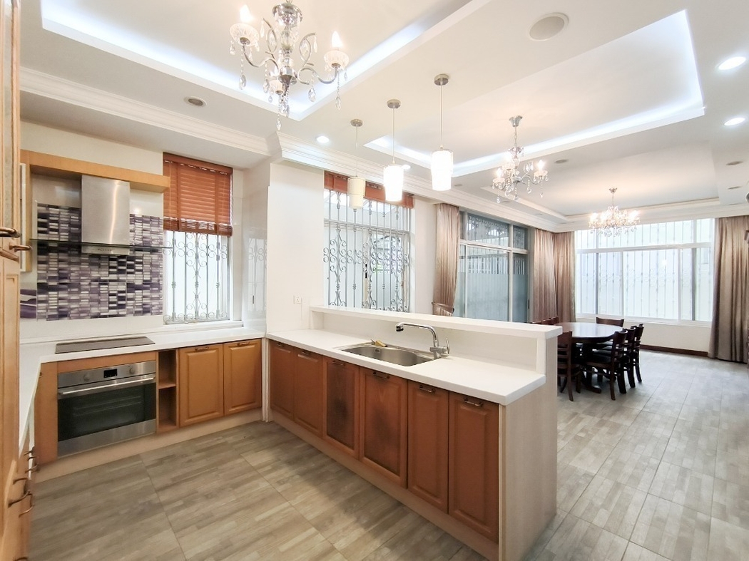 residential Villa for rent v Tonle Bassac ID 239934 12