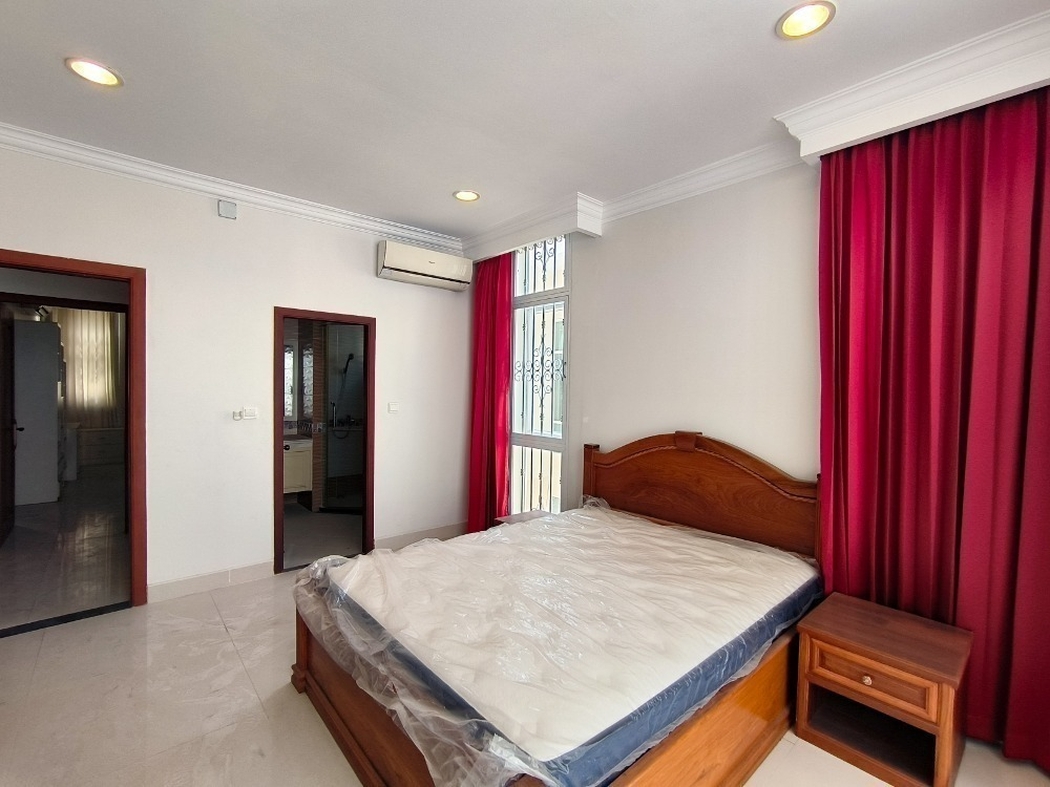 residential Villa for rent v Tonle Bassac ID 239934 21