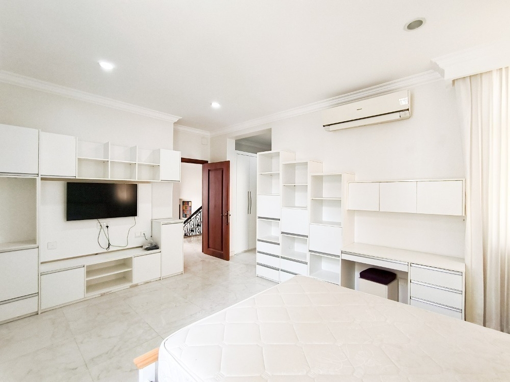 residential Villa for rent v Tonle Bassac ID 239934 24