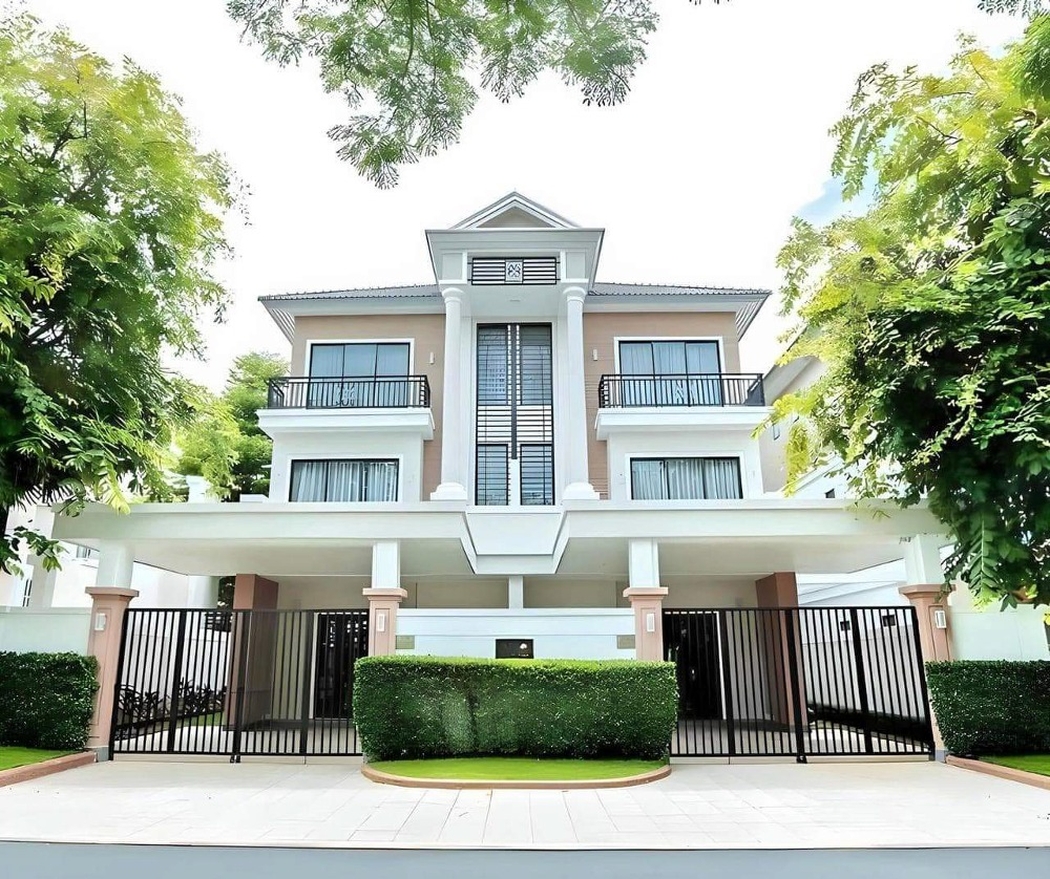 residential Twin Villa for sale v Chak Angrae Kraom ID 242341