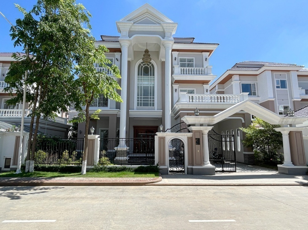 residential Villa for sale v Chak Angrae Kraom ID 243923